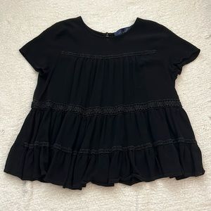 Black Flowy Top M